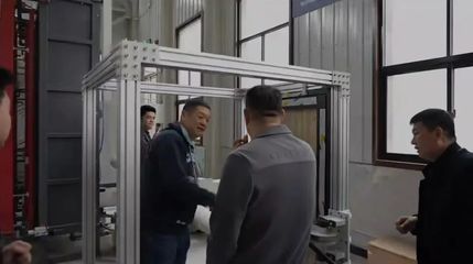 西安東偉幕墻門(mén)窗科技迎來(lái)中國(guó)建筑節(jié)能協(xié)會(huì)系統(tǒng)門(mén)窗分會(huì)領(lǐng)導(dǎo)調(diào)研座談，共探裝飾工程節(jié)能新路徑